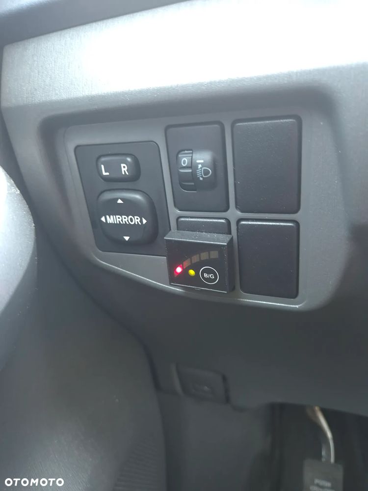 Toyota Prius 1.8 HSD Prestige - 25