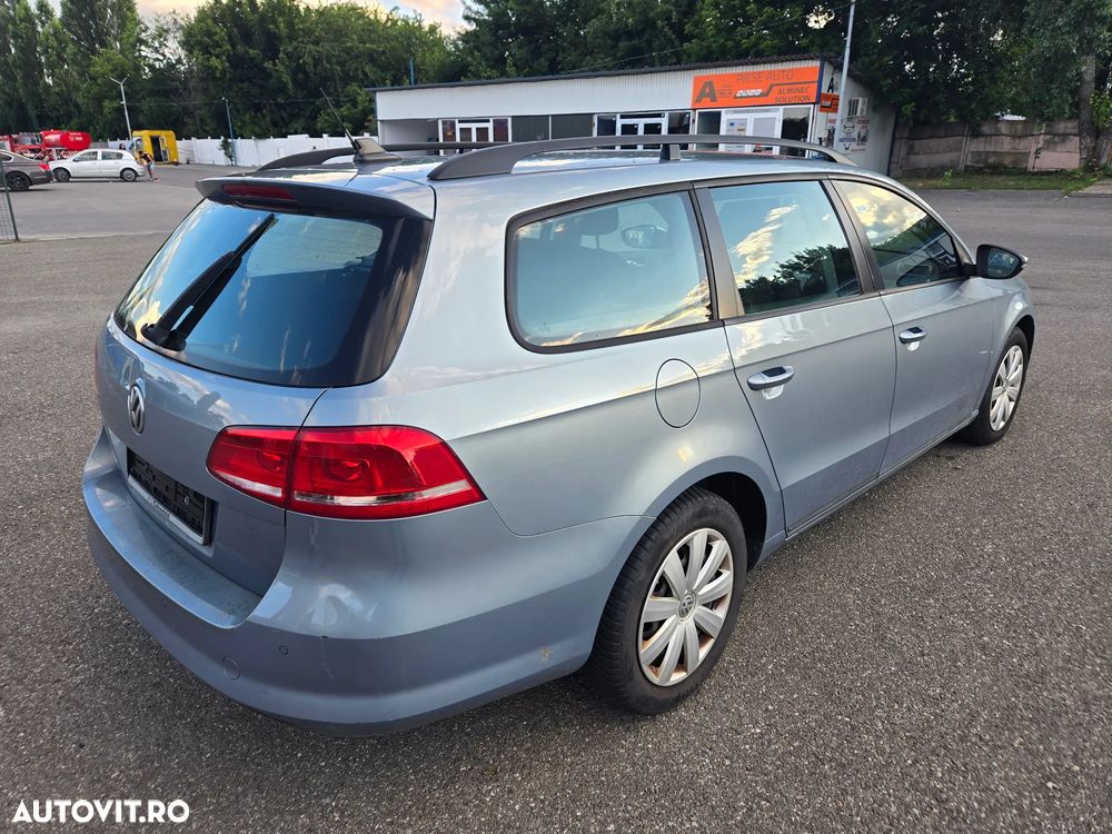 Volkswagen Passat 2.0 TDI Blue TDI Comfortline - 6
