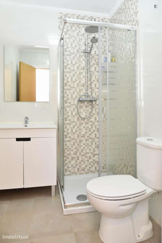 Quarto - localizado em Chelas Lisbon - Grande imagem: 4/11