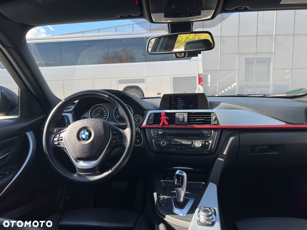 BMW Seria 3 328i Touring Sport-Aut Sport Line - 11