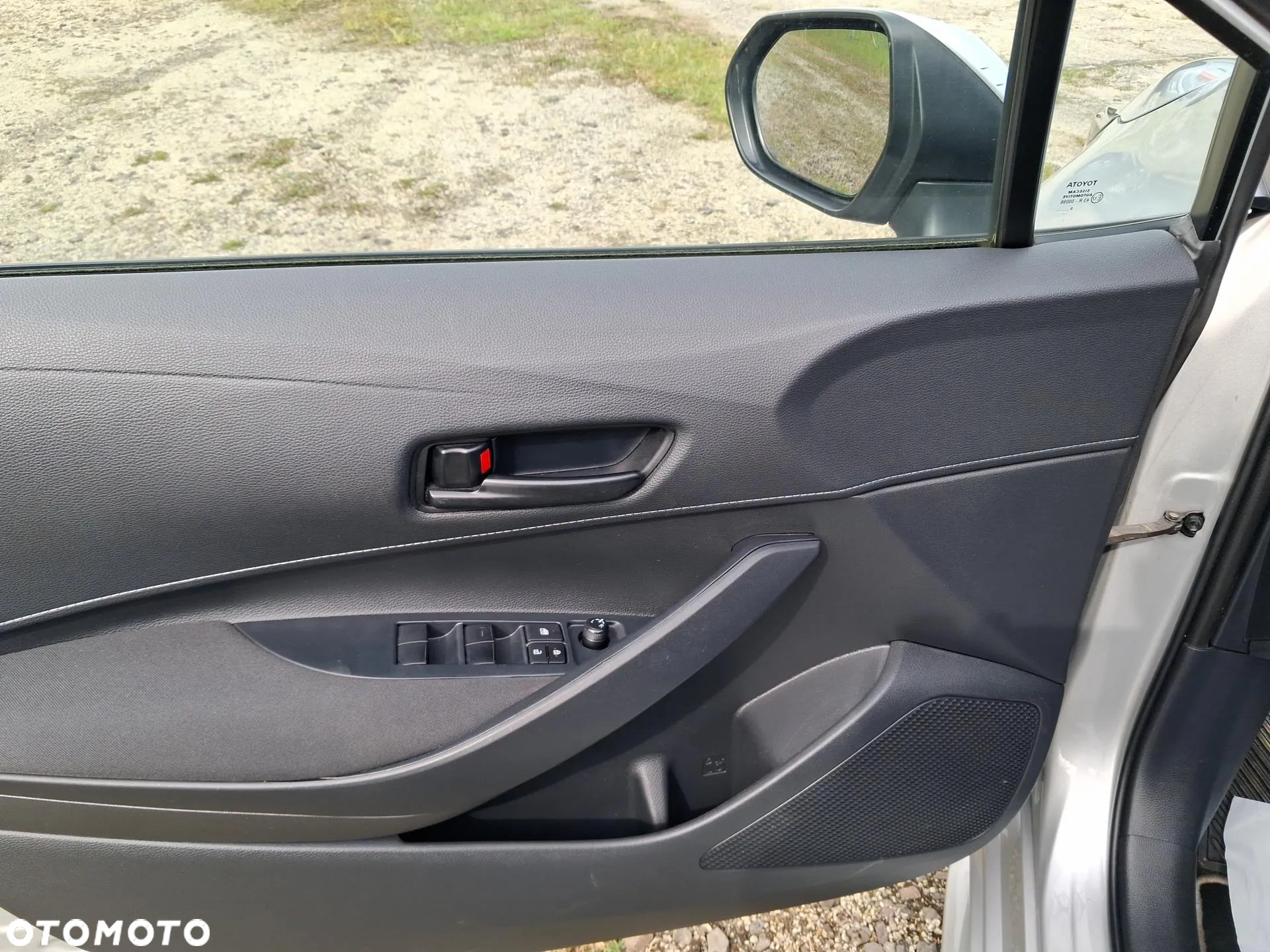 Toyota Corolla 1.8 Hybrid Active - 10