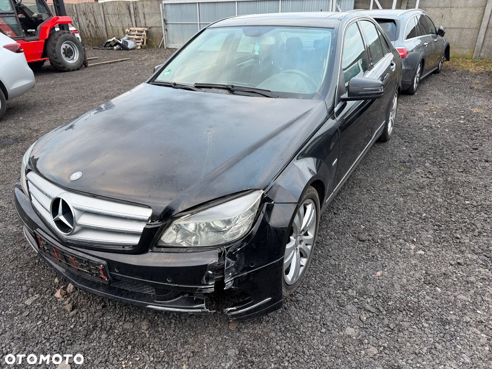 Mercedes-Benz Klasa C 180 CGI BlueEFFICIENCY Avantgarde - 5