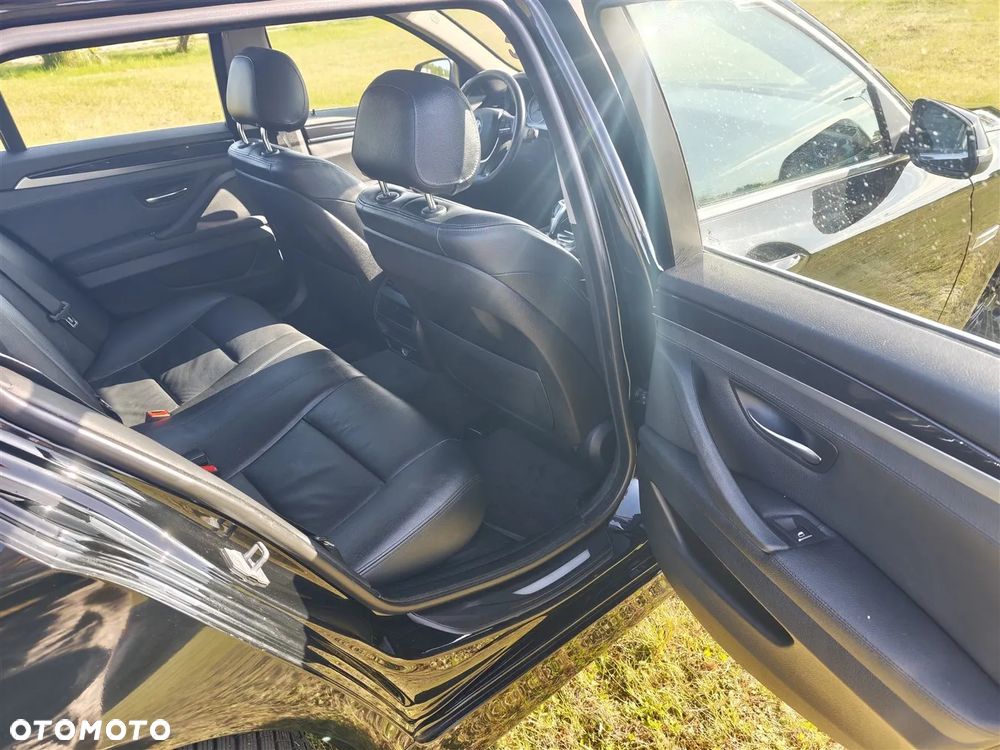 BMW Seria 5 530d xDrive - 27