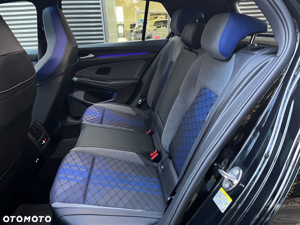 Volkswagen Golf - 16
