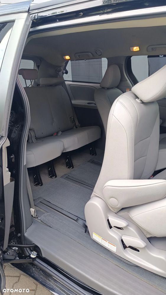 Toyota Sienna 3.5 V6 XLE AWD - 7