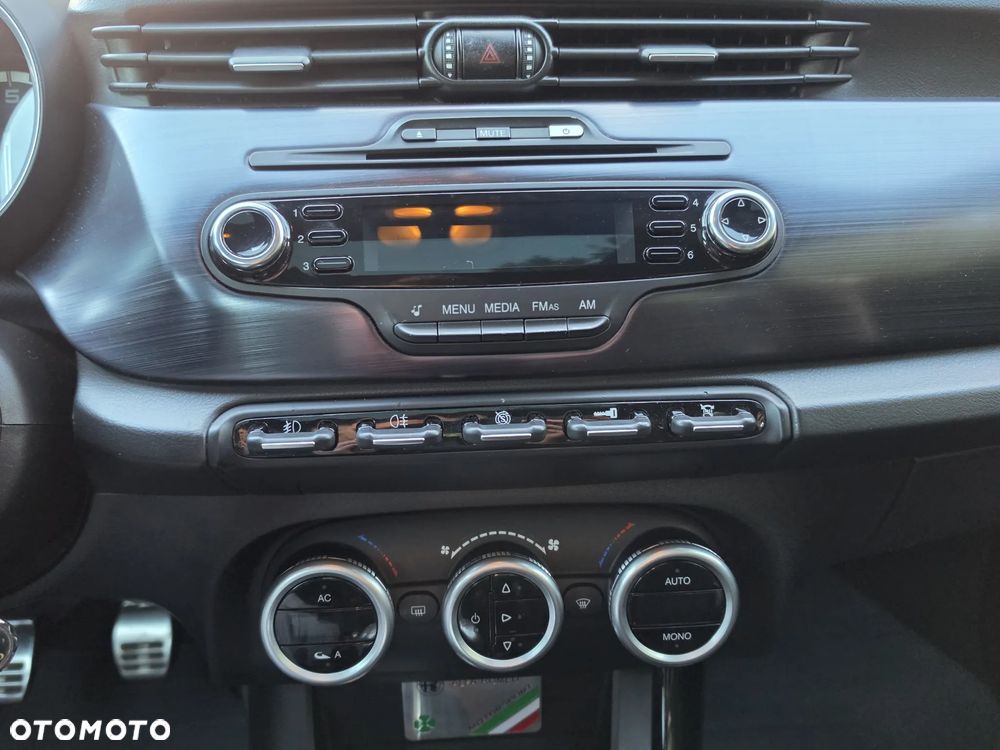 Alfa Romeo Giulietta 1.4 TB MultiAir Distinctive - 30