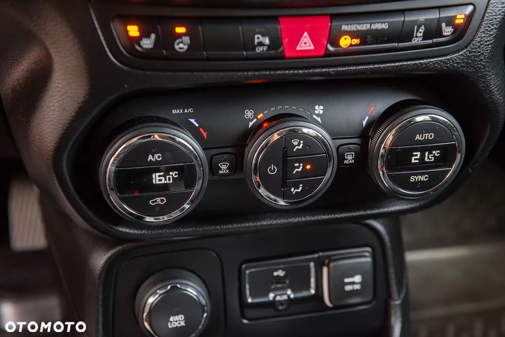 Jeep Renegade 1.4 MultiAir DSG Limited - 25