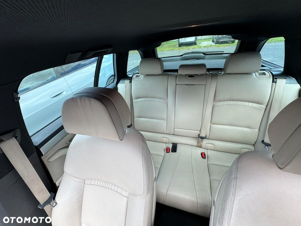 BMW Seria 5 525d xDrive Luxury Line - 9