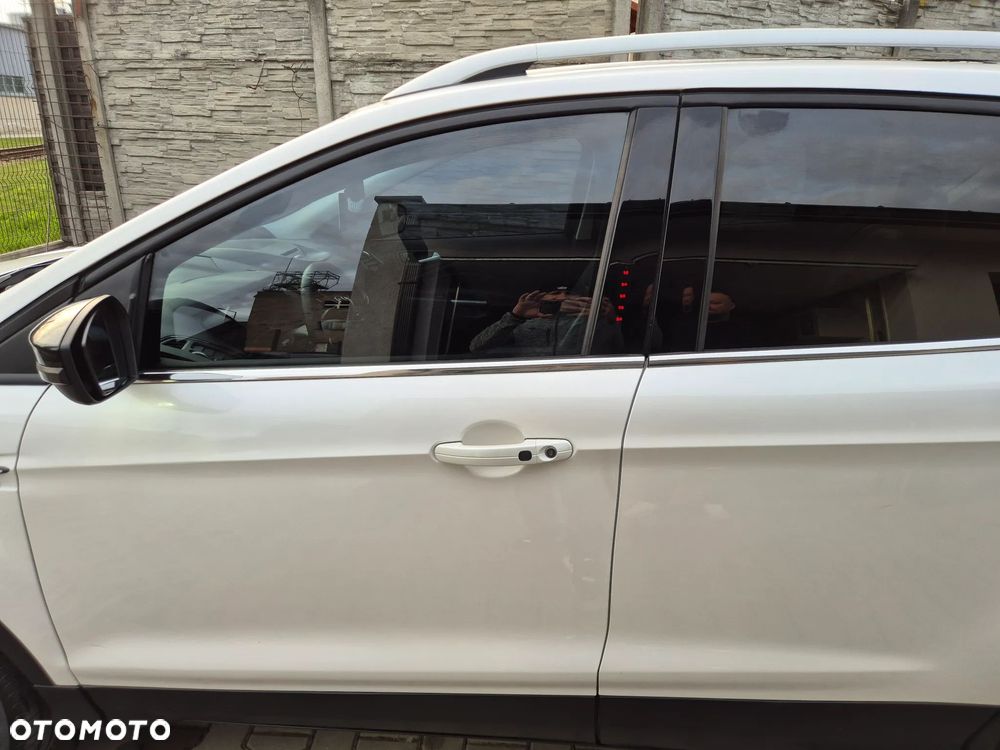 Ford Escape 2.0 EcoBoost AWD Titanium - 10