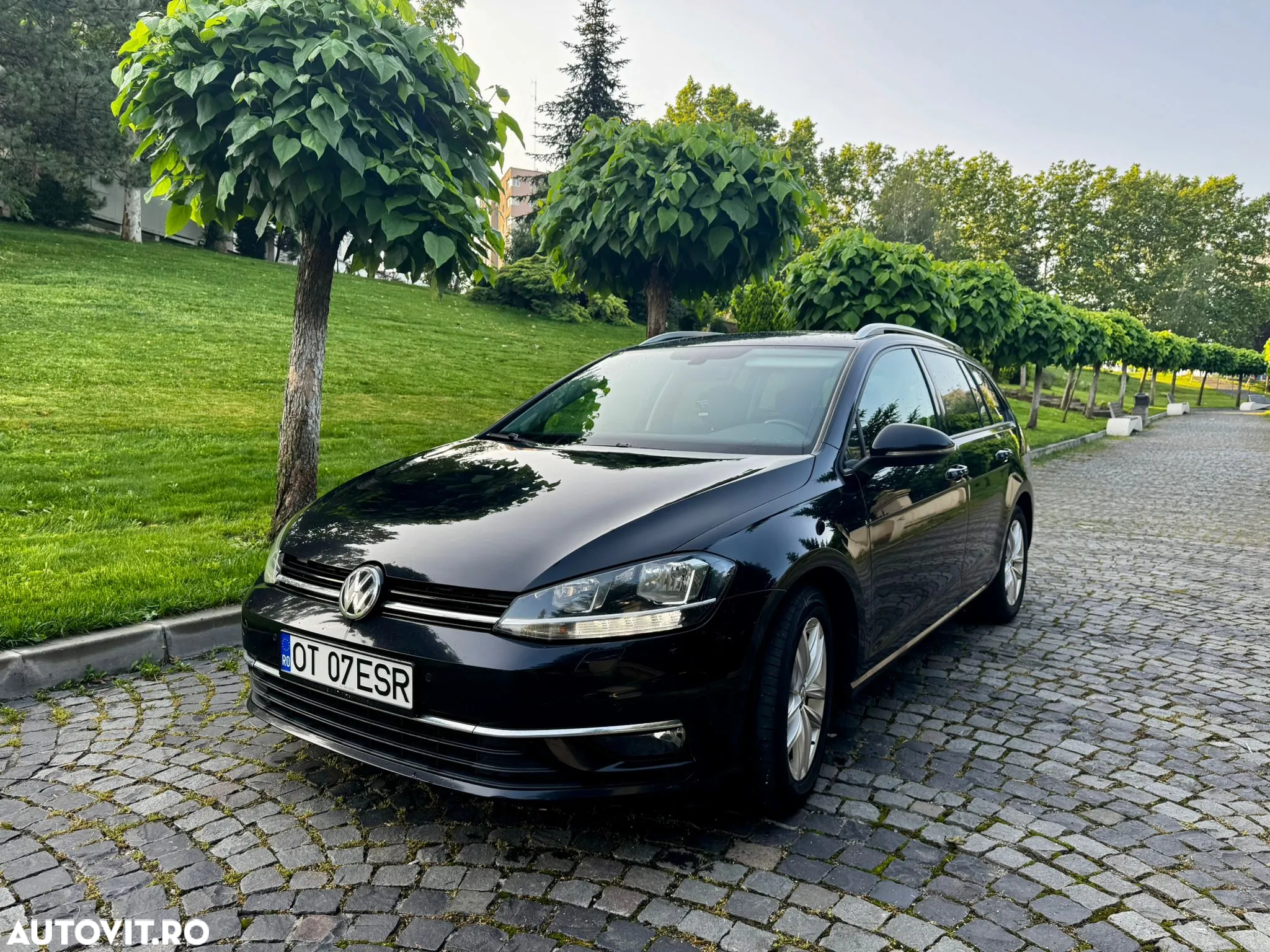 Volkswagen Golf 2.0 TDI Comfortline - 4