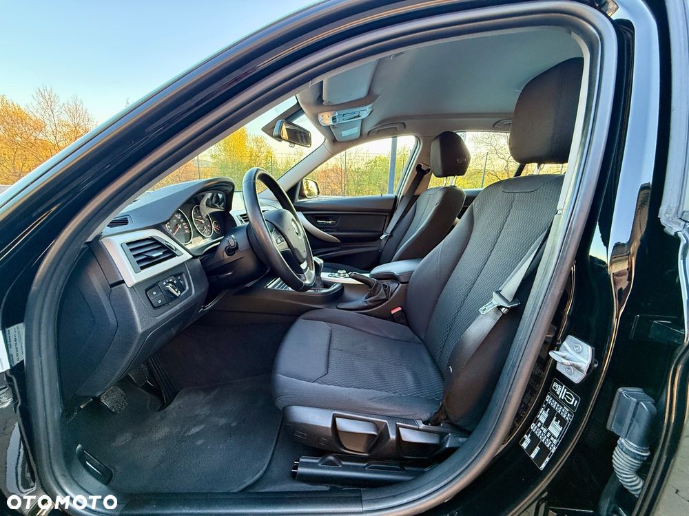 BMW Seria 3 316d - 15