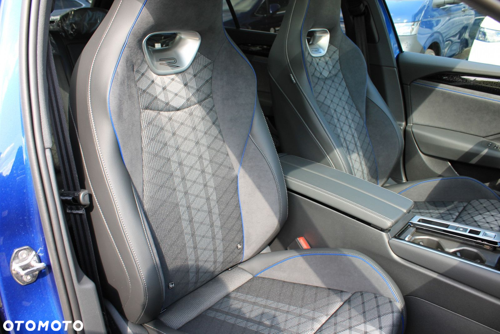 Volkswagen Passat - 15