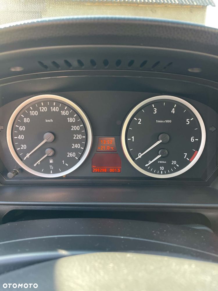 BMW Seria 5 520i - 14