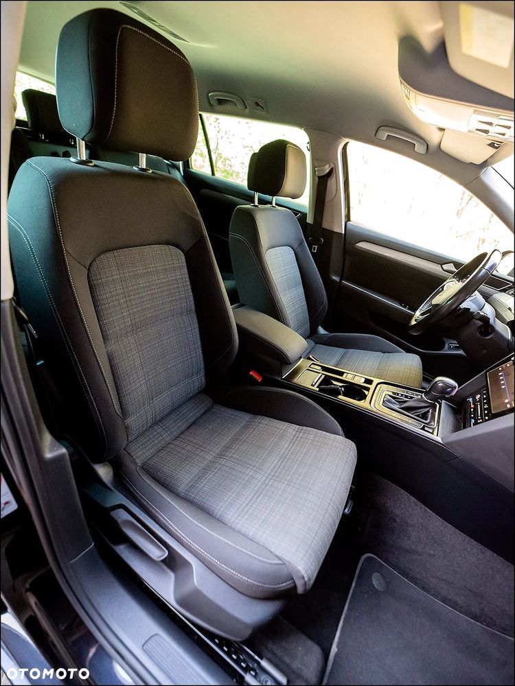 Volkswagen Passat - 37