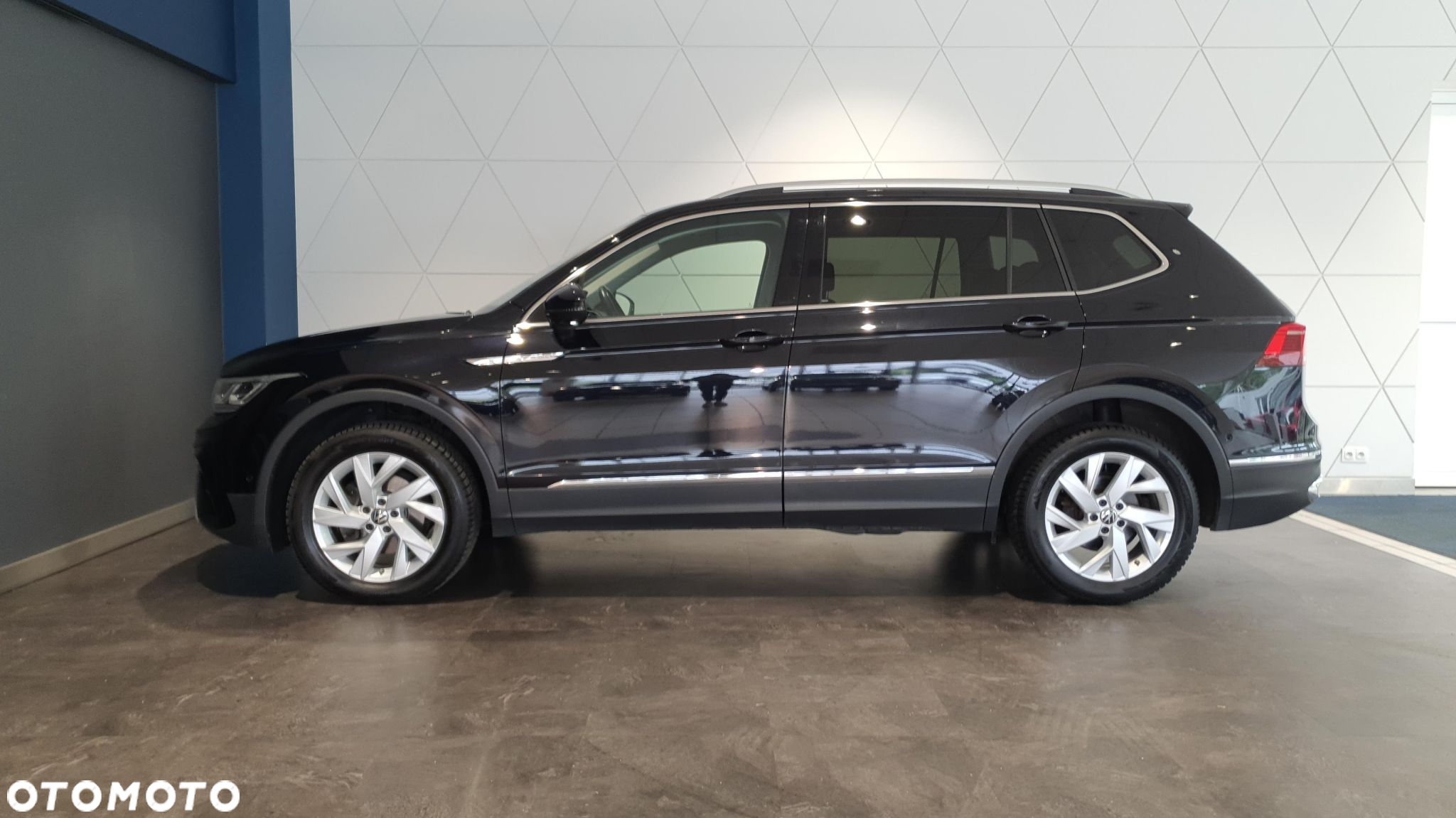 Volkswagen Tiguan Allspace 2.0 TDI 4Mot Elegance DSG - 2