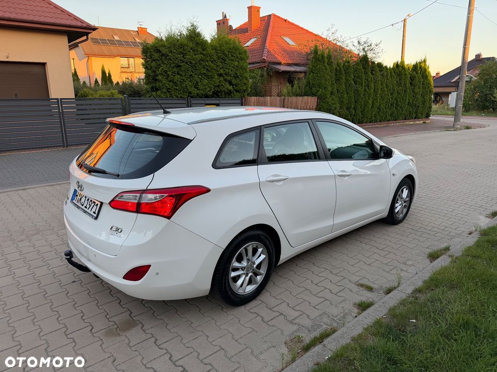 Hyundai i30 1.6 Comfort World Cup - 3