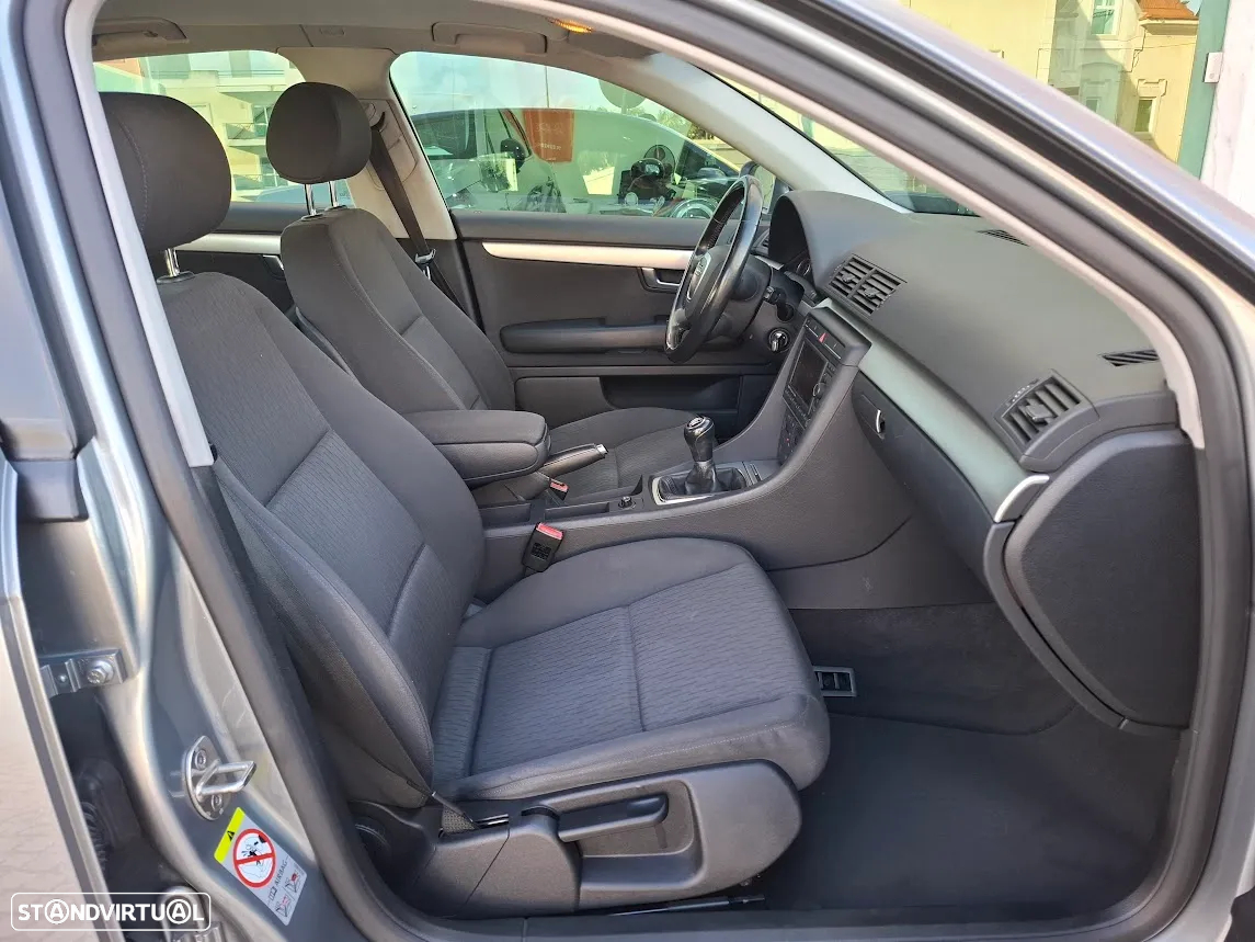 Audi A4 2.0 TDI S-line - 36