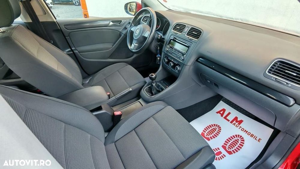 Volkswagen Golf - 6