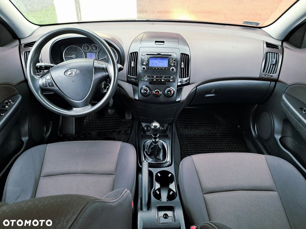 Hyundai i30 1.4 Classic + World Cup - 14