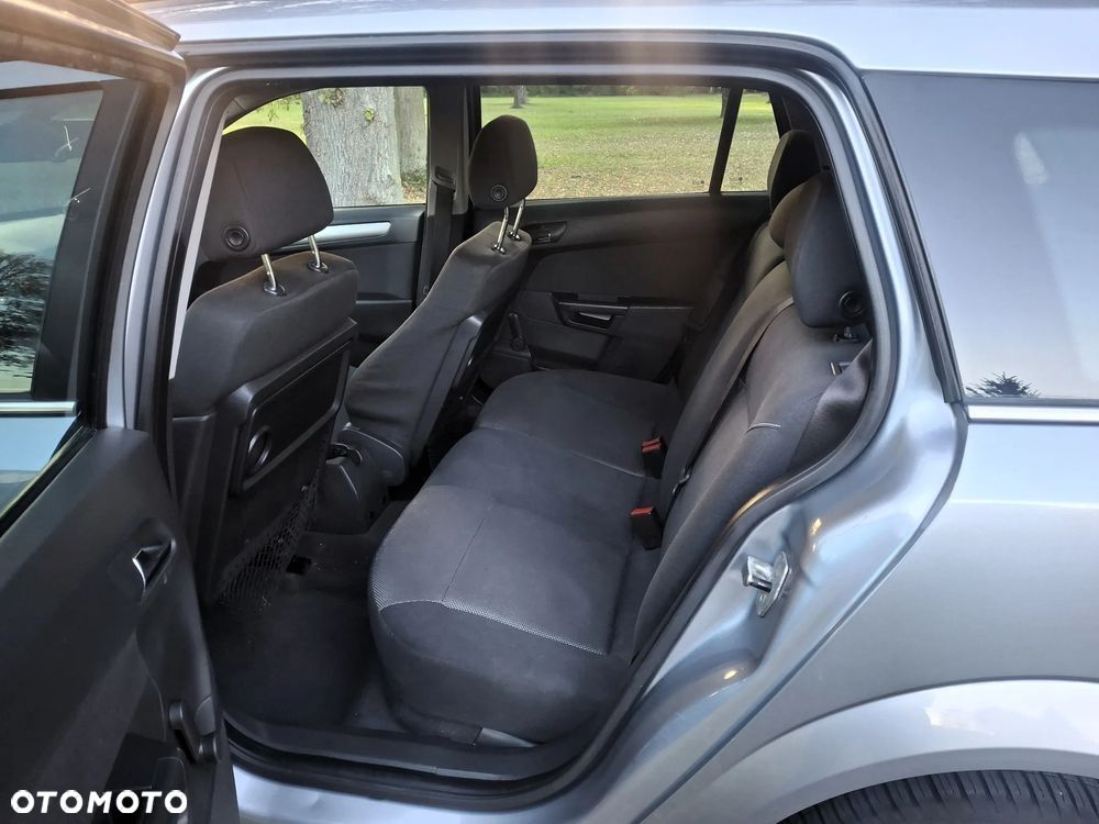 Opel Astra 1.6 Edition 111 Jahre - 11