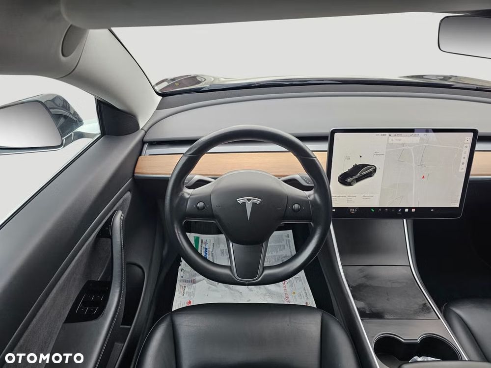 Tesla Model 3 - 8