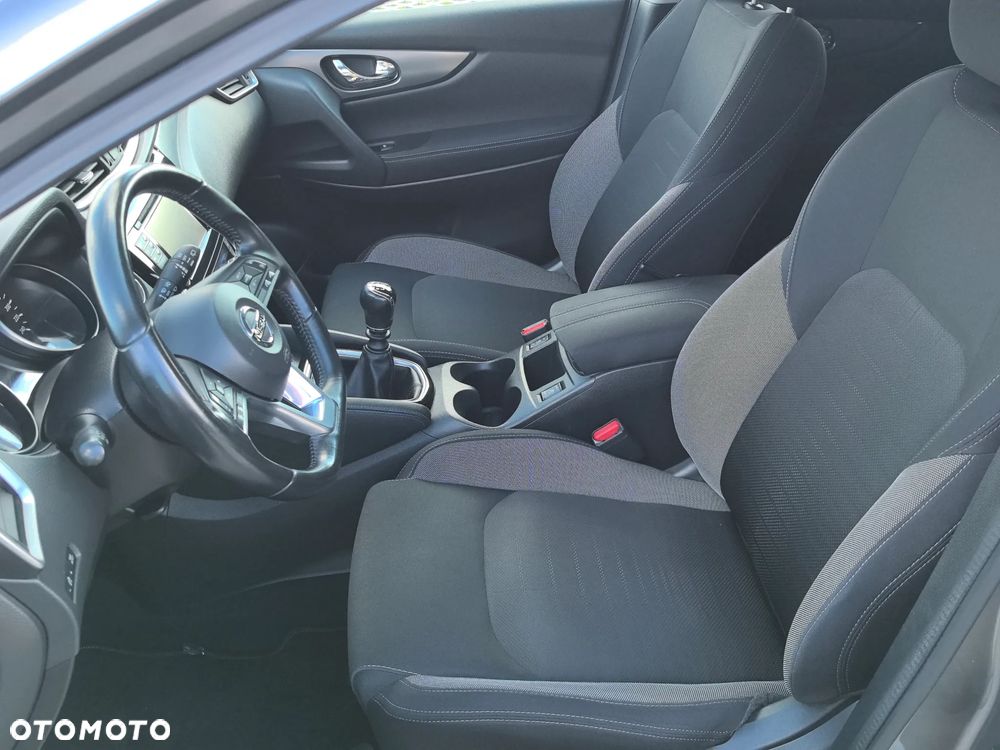 Nissan Qashqai 1.6 DIG-T N-Connecta - 24