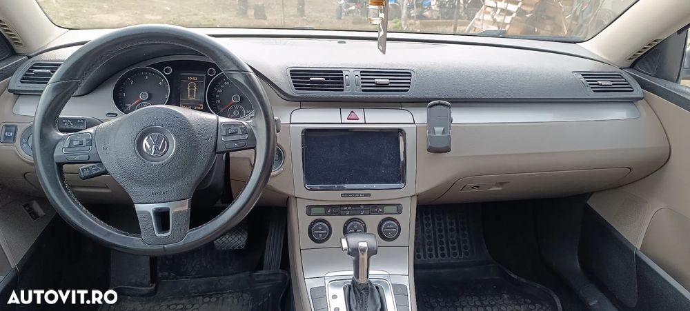 Volkswagen Passat 2.0TDI Sportline DPF DSG - 1