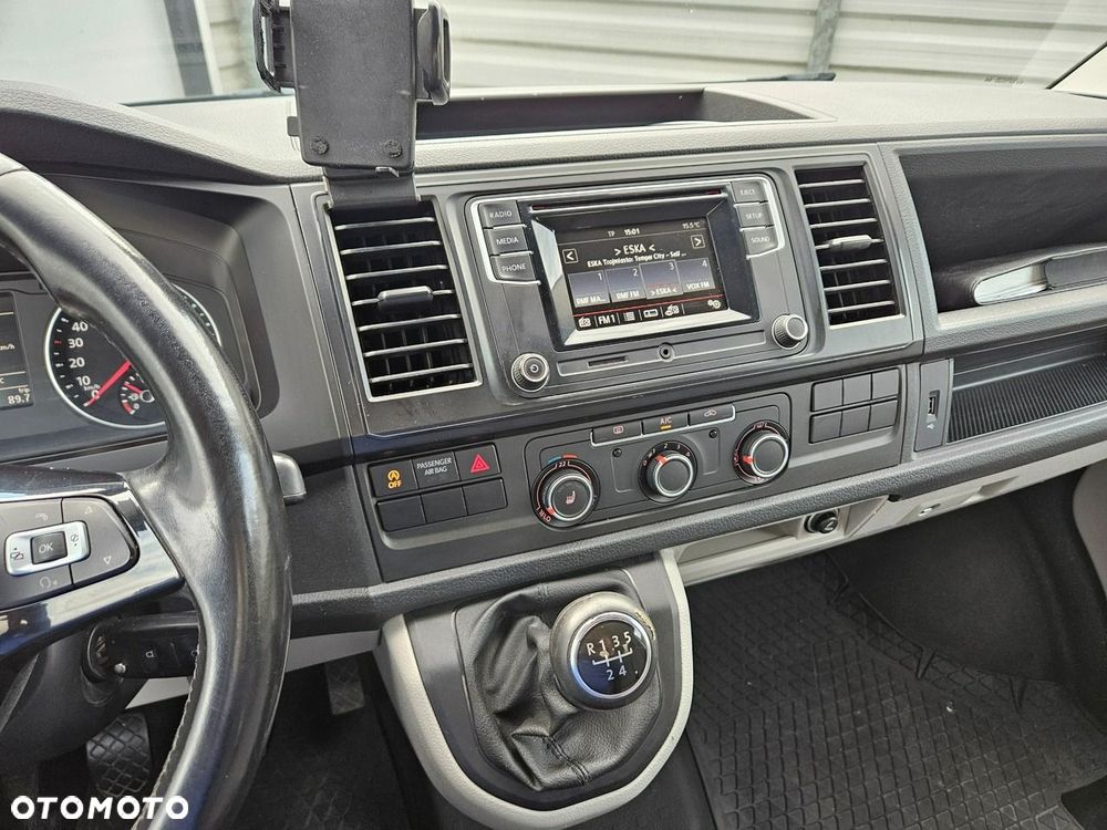 Volkswagen Transporter - 32