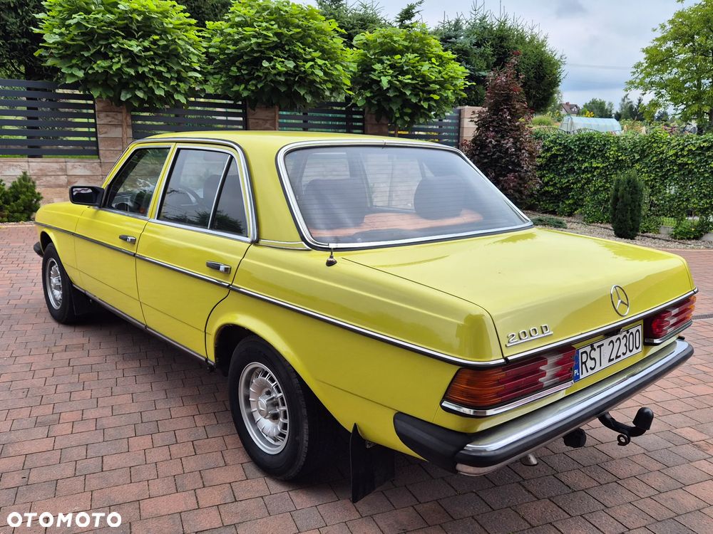 Mercedes-Benz W123 - 15