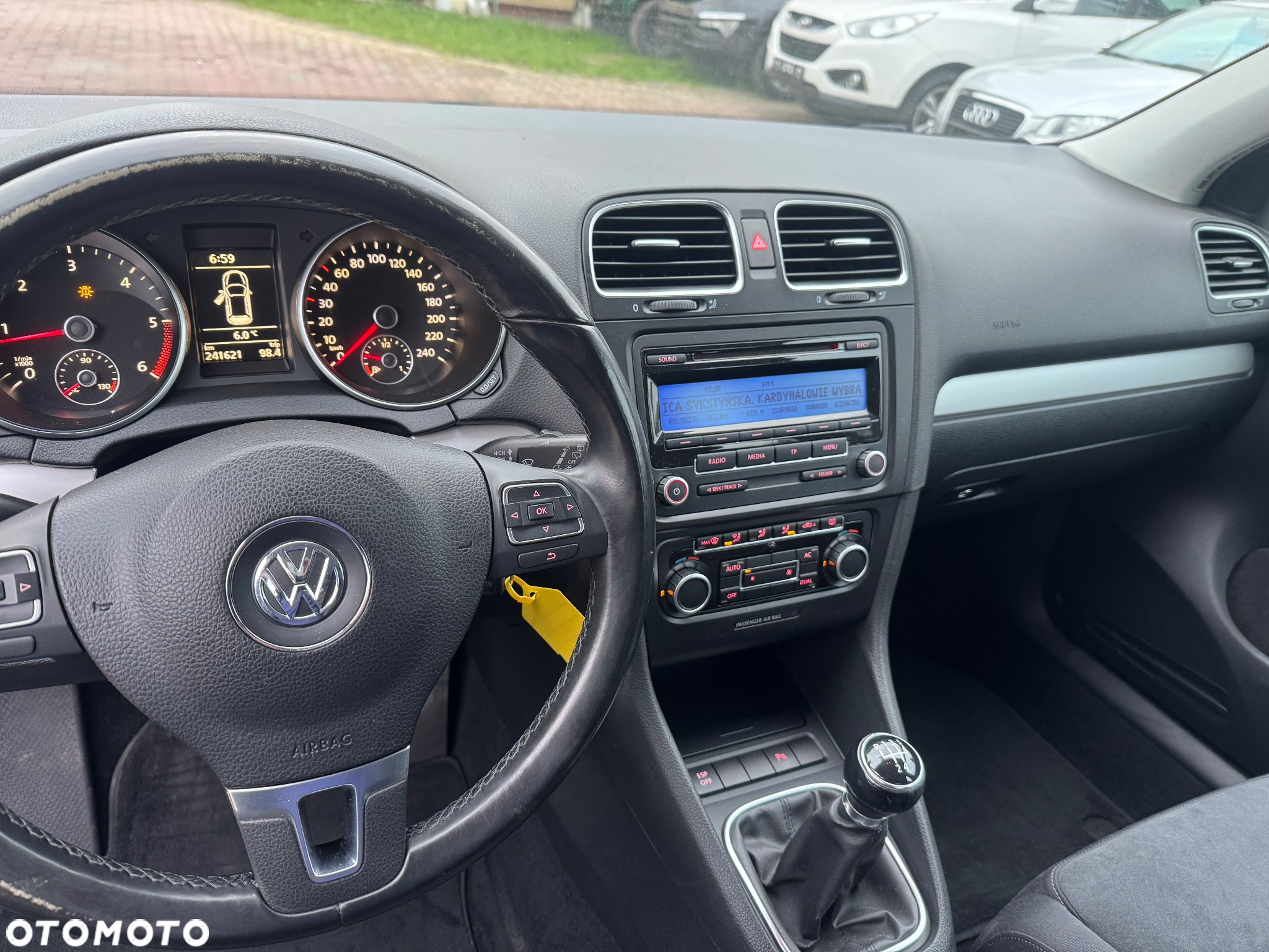 Volkswagen Golf - 24