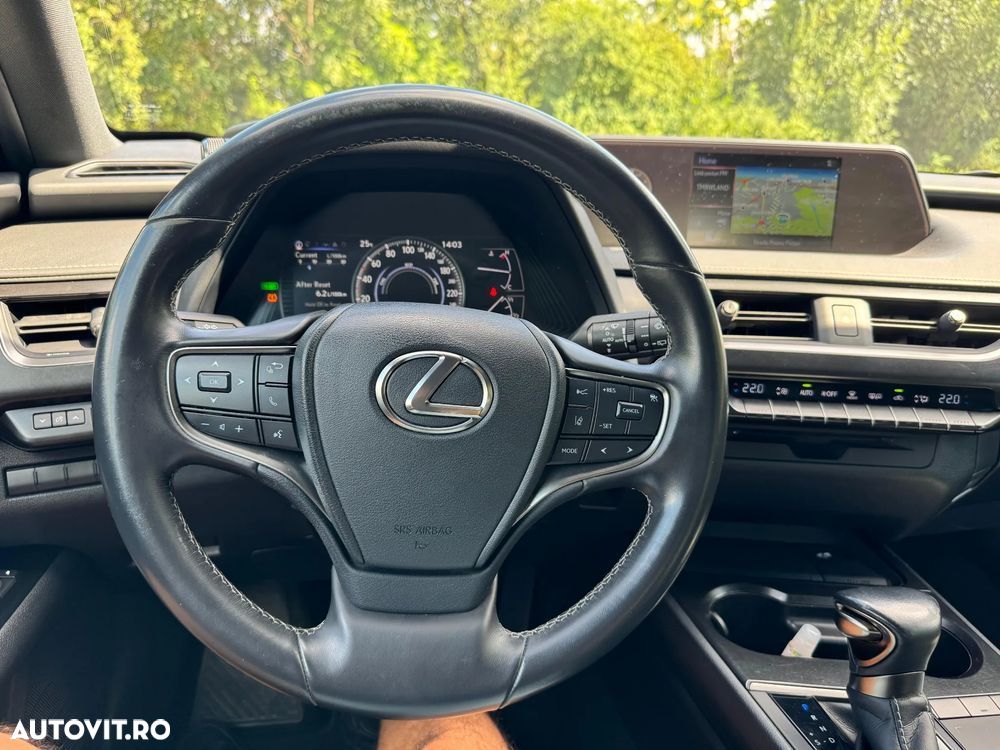 Lexus UX 250h Business Edition - 14