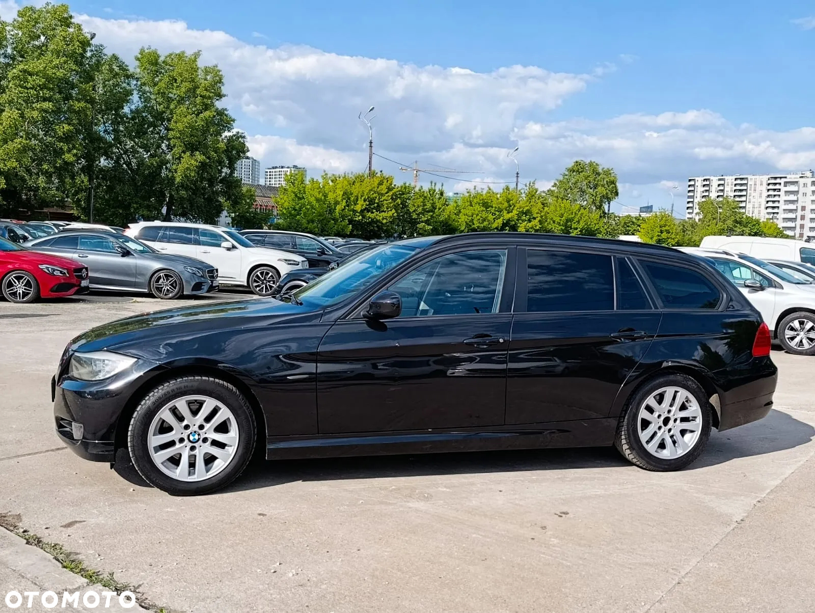 BMW Seria 3 320i Touring - 23