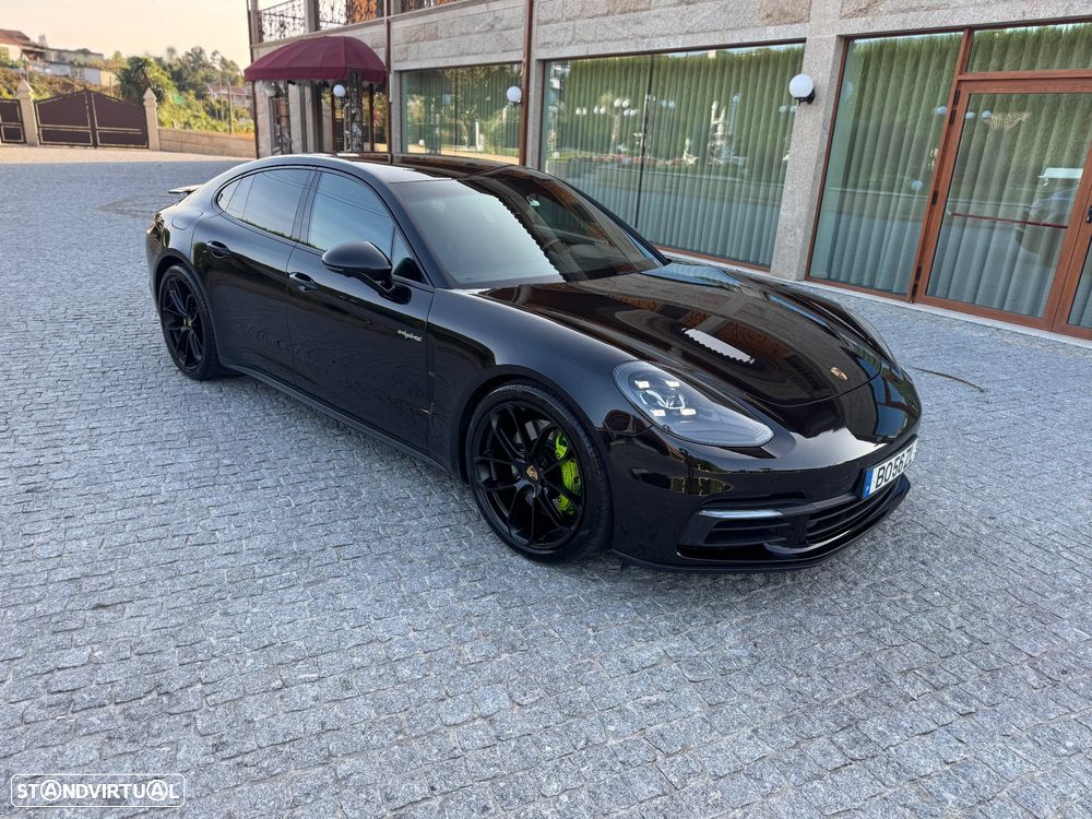 Porsche Panamera 4 E-Hybrid Edition 10 Anos - 3
