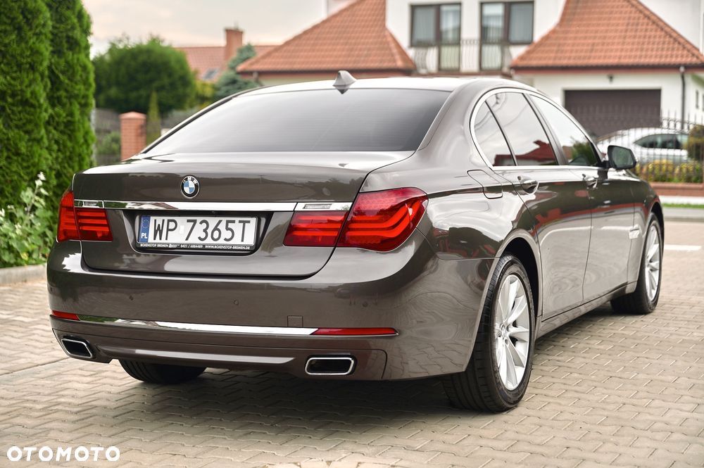 BMW Seria 7 750d xDrive Blue Performance Edition Exclusive - 11