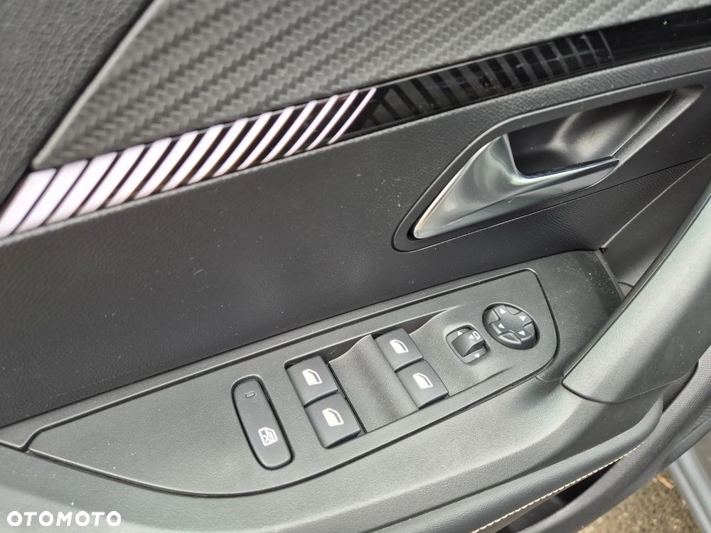 Peugeot 2008 PureTech 100 Stop&Start Allure - 6