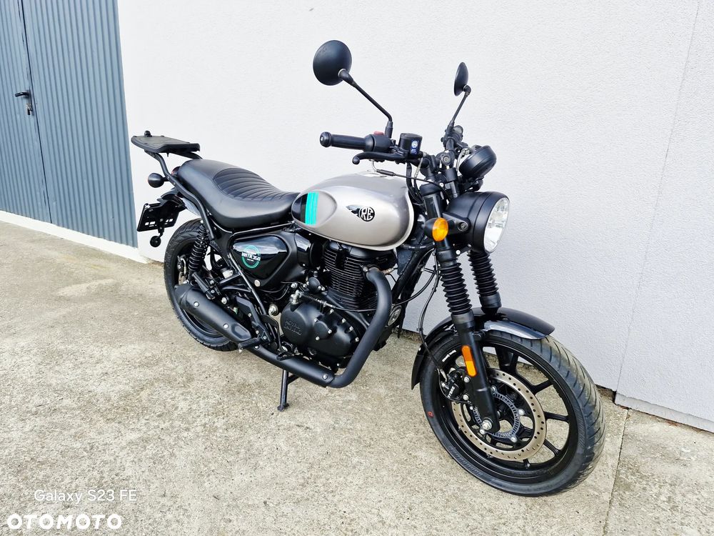Royal Enfield HNTR - 24