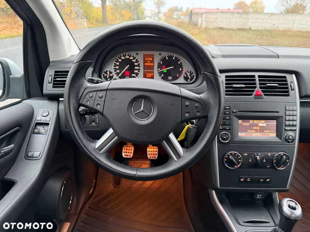 Mercedes-Benz Klasa B 180 BlueEFFICIENCY - 15