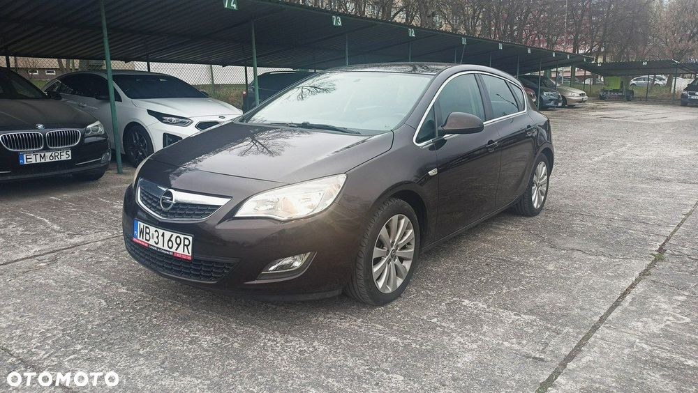 Opel Astra 1.4 T Executive - 14
