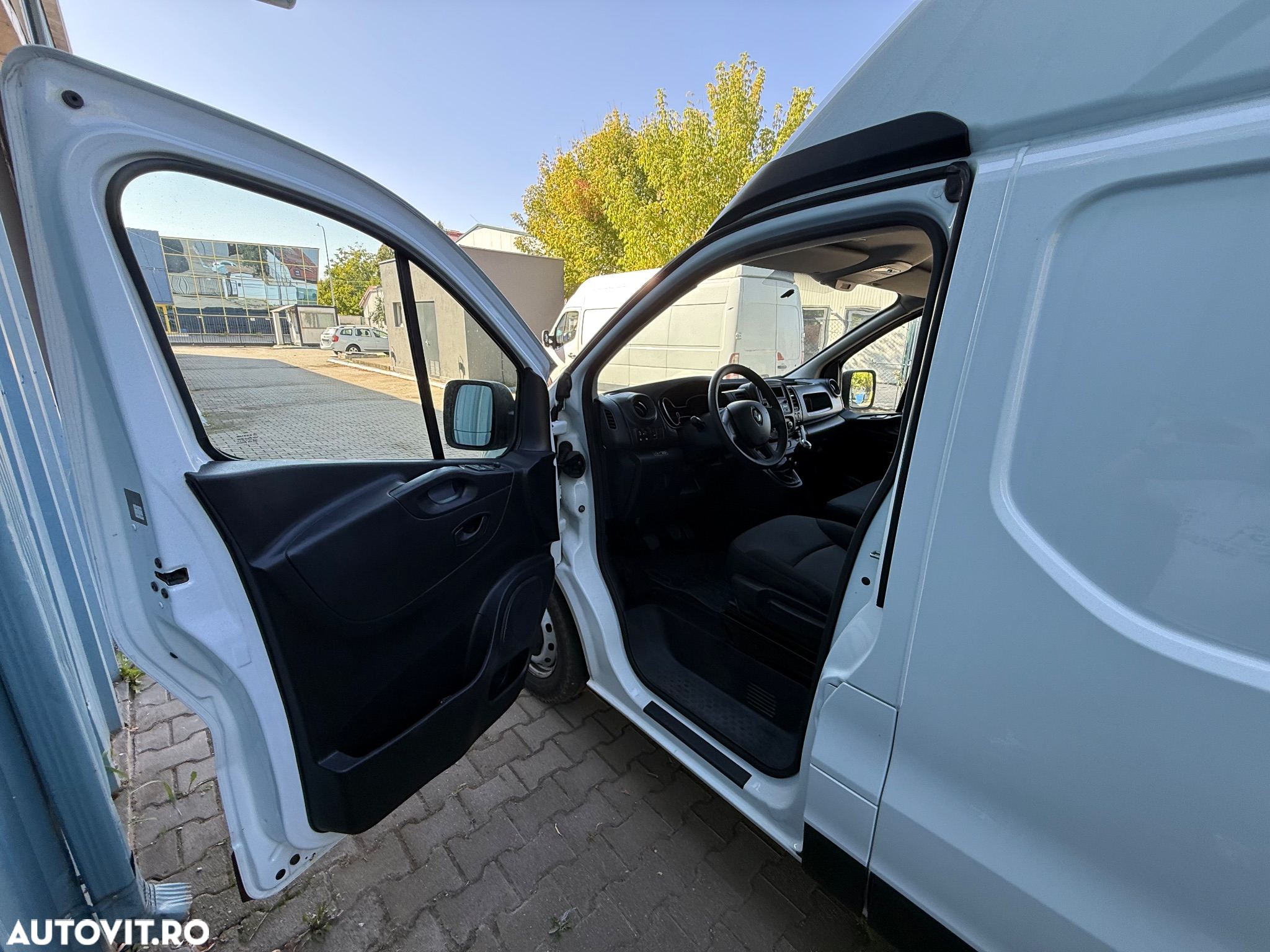 Renault Trafic - 17