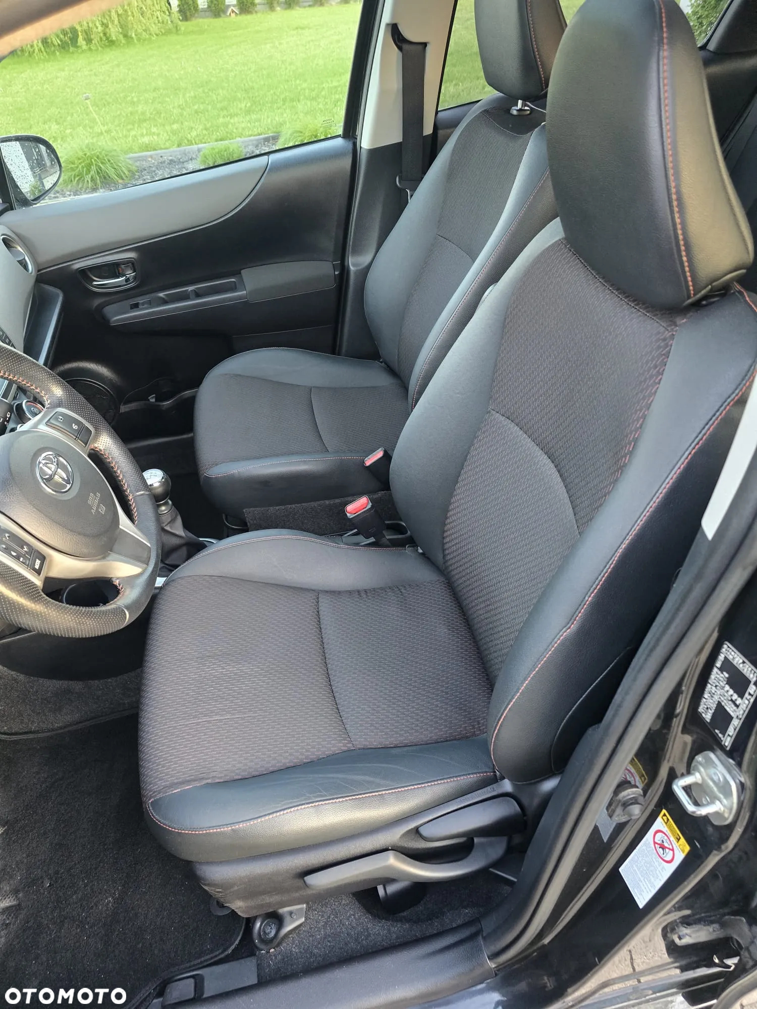 Toyota Yaris 1.33 VVT-i Executive - 24