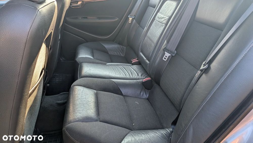 Volvo S60 2.5T Momentum - 8