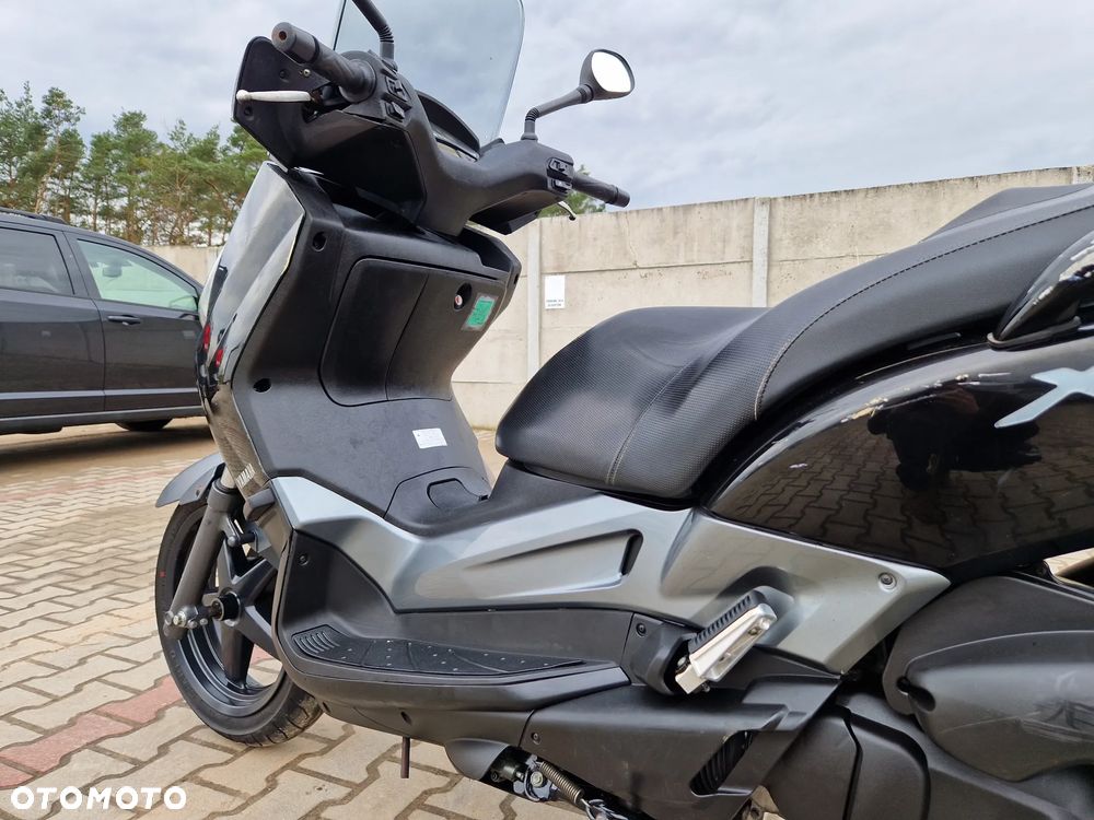 Yamaha X-max - 22