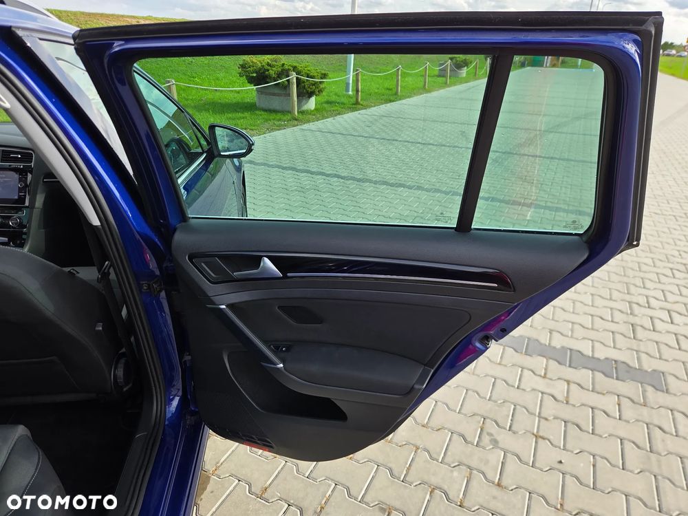 Volkswagen Golf 2.0 TDI R-Line DSG - 23