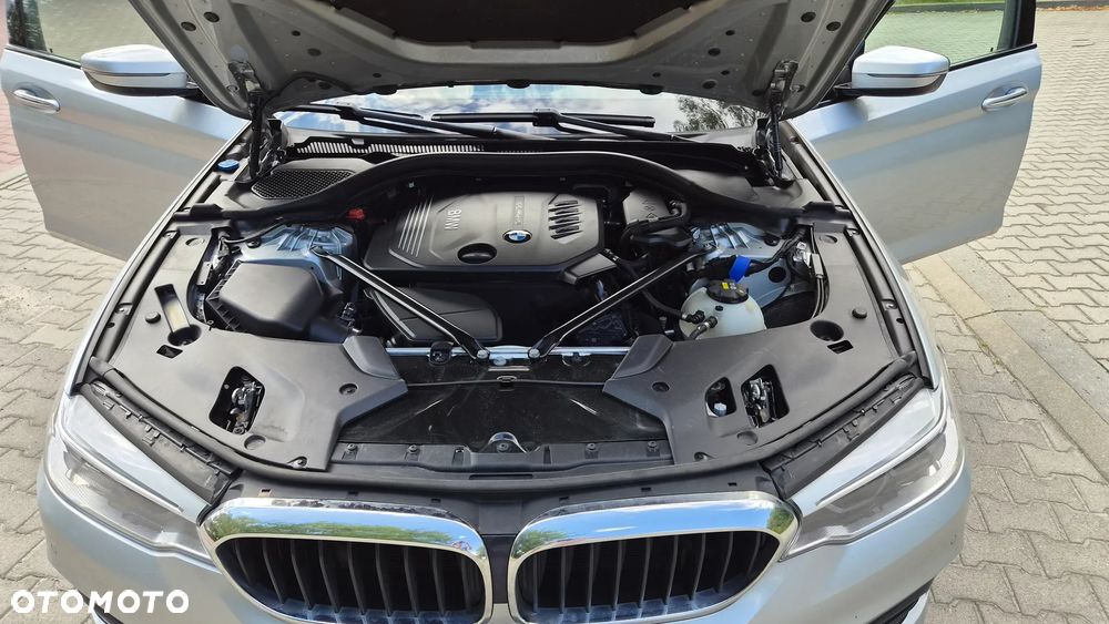 BMW Seria 5 520d Efficient Dynamics Edition Sport Line - 25