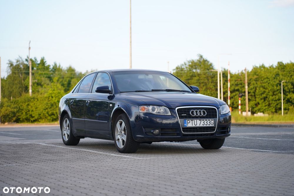 Audi A4 Limousine - 4