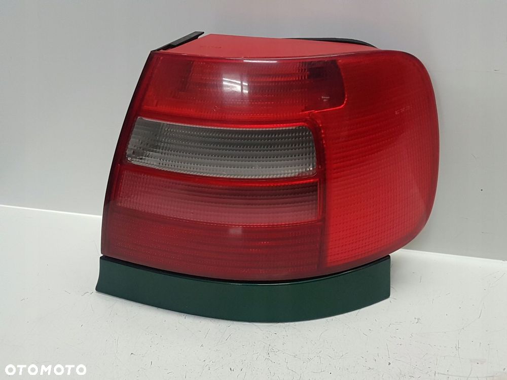 AUDI A4 B5 SEDAN LAMPA PRAWA TYŁ TYLNA EUROPA - 7