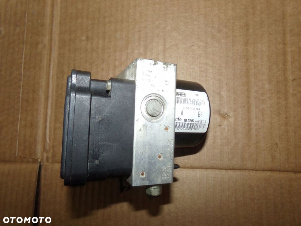pompa abs 8m512m110aa focus mk2 lift - 2