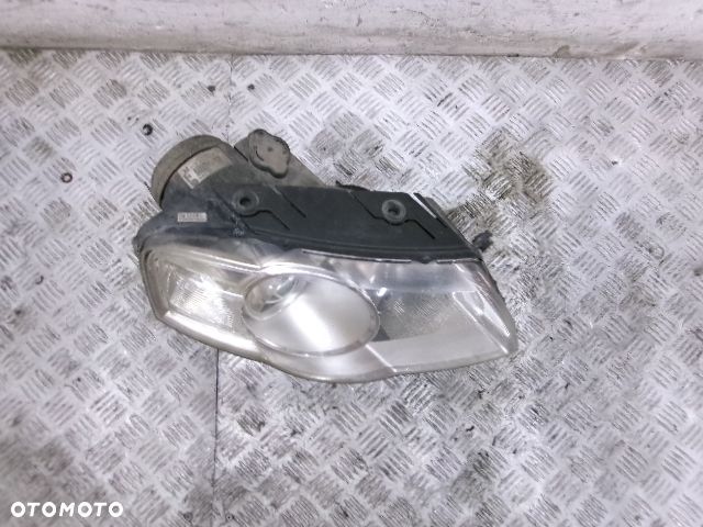 LAMPA PRAWY PRZÓD VOLKSWAGEN PASSAT B6 KOMBI 89312185 - 1