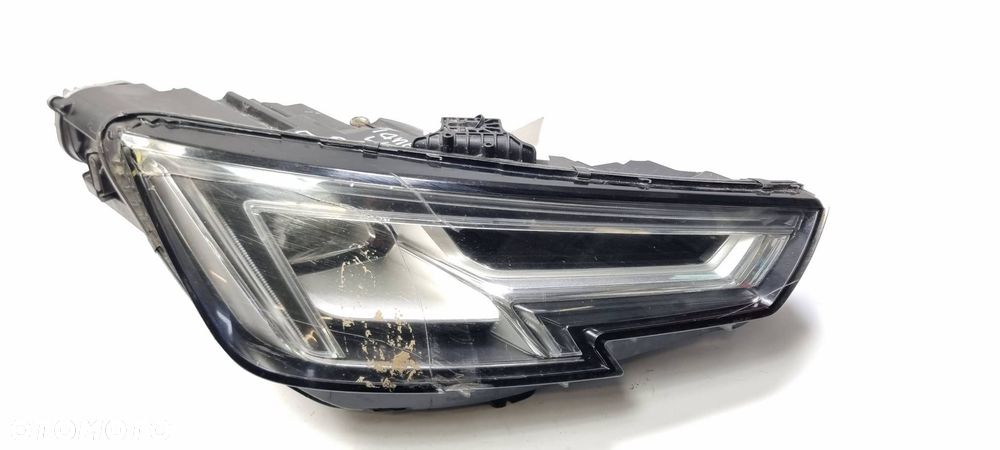 LAMPA PRAWA PRZÓD AUDI A4 B9 - 1