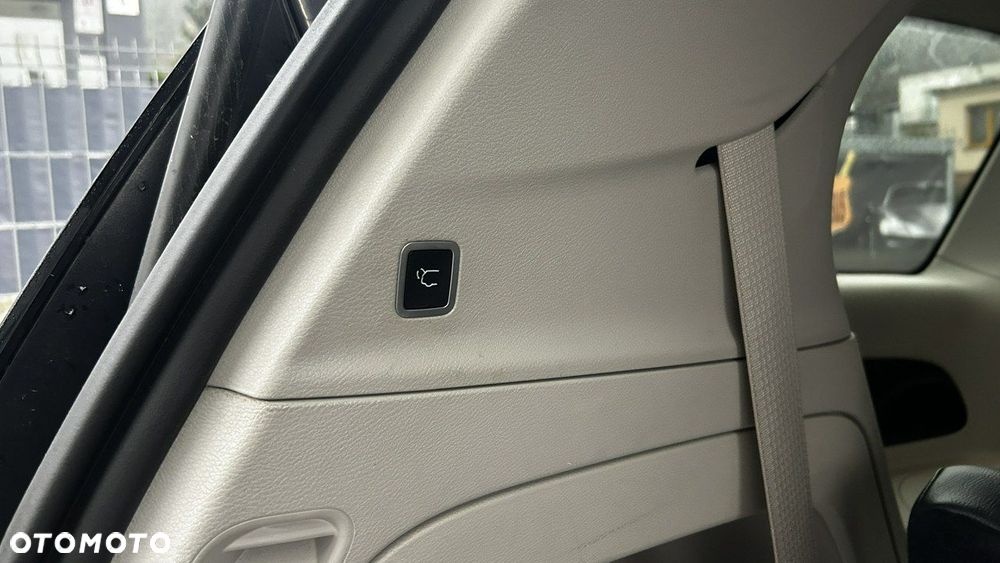 Chrysler Pacifica - 16